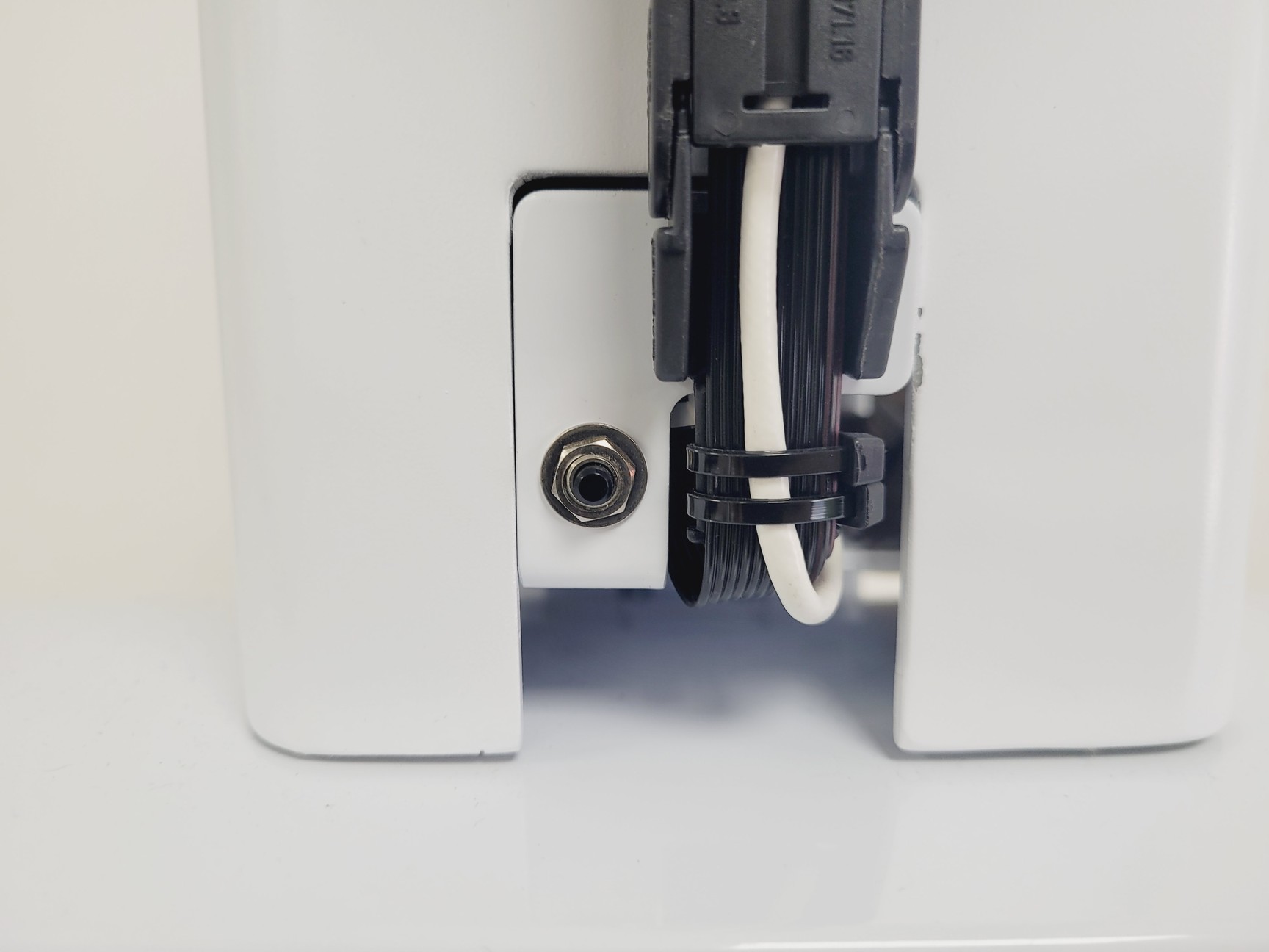Image of Precise Automation Cartesian PP100 Microplate Robotic Arm lab