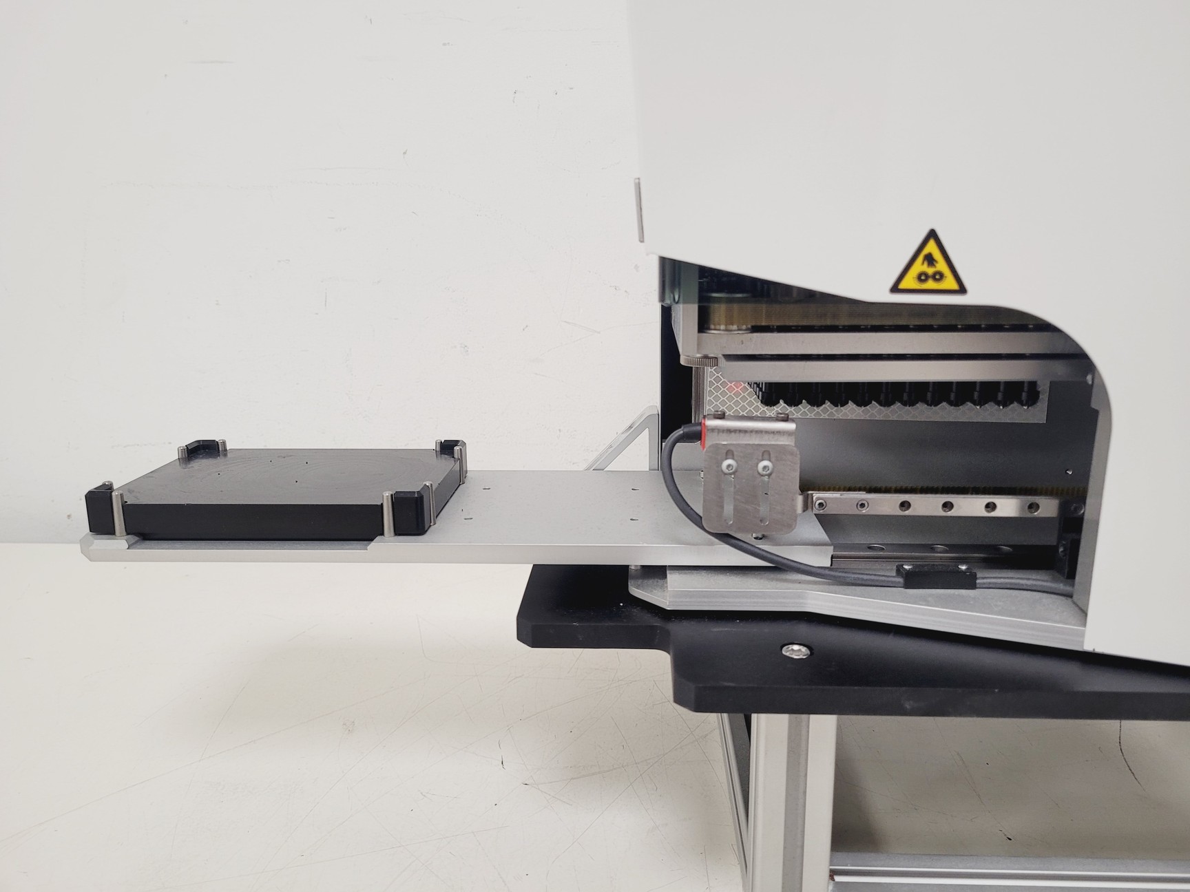 Image of FluidX XSD-96 Pro Tube Automated Capper and De-Capper (2020)