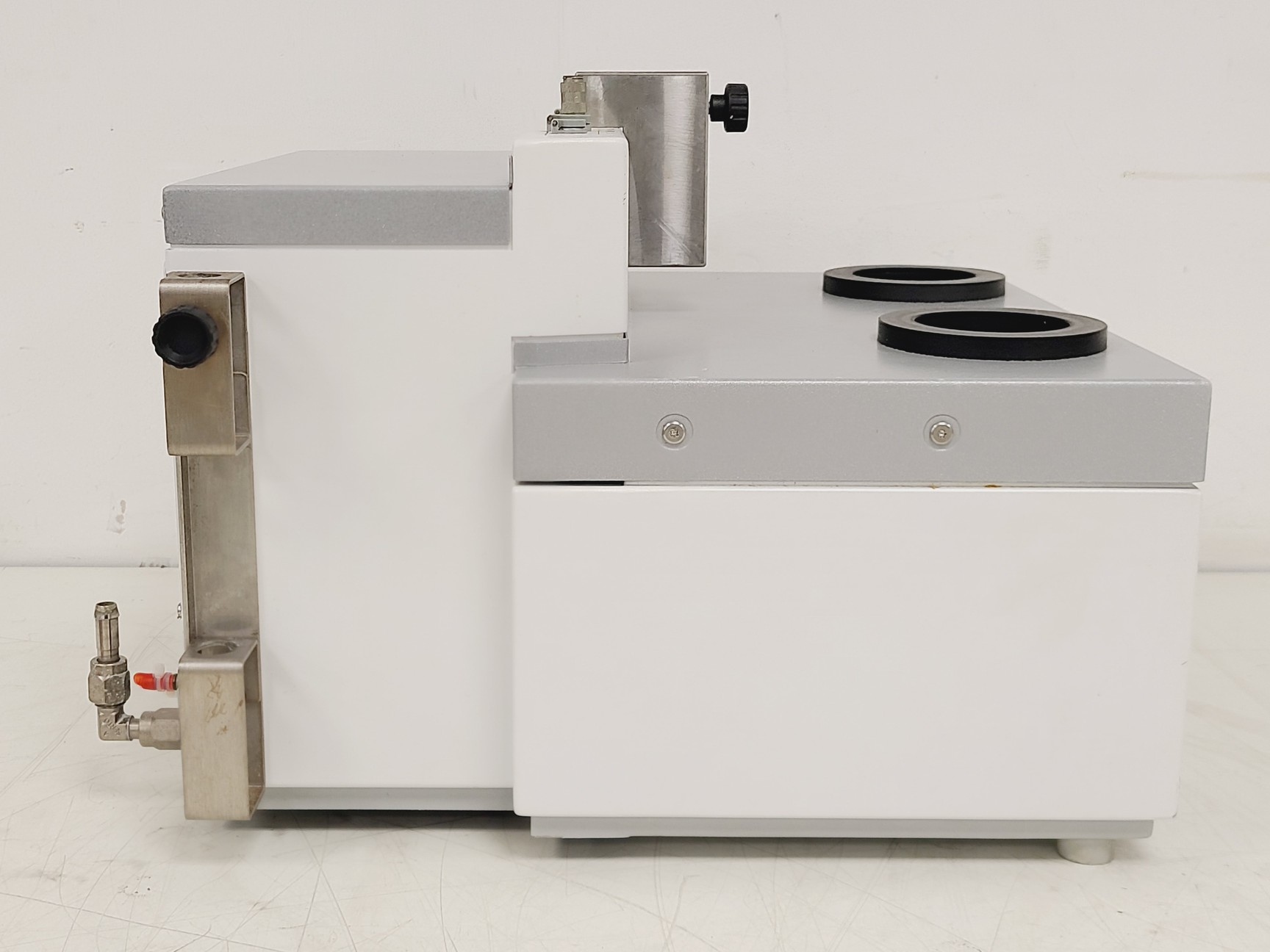 Image of Mettler Toledo EasyMax 102 Personal Synthesis Workstation Lab