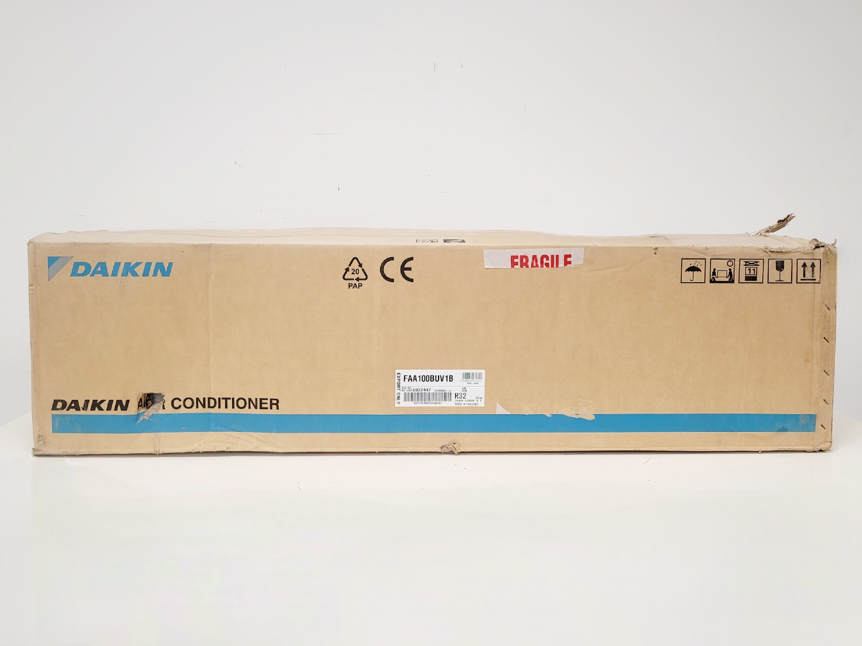 Image of Daiken SkyAir Alpha-Series RZAG100N7V1B AC Unit w/ FAA100BUV1B Unit