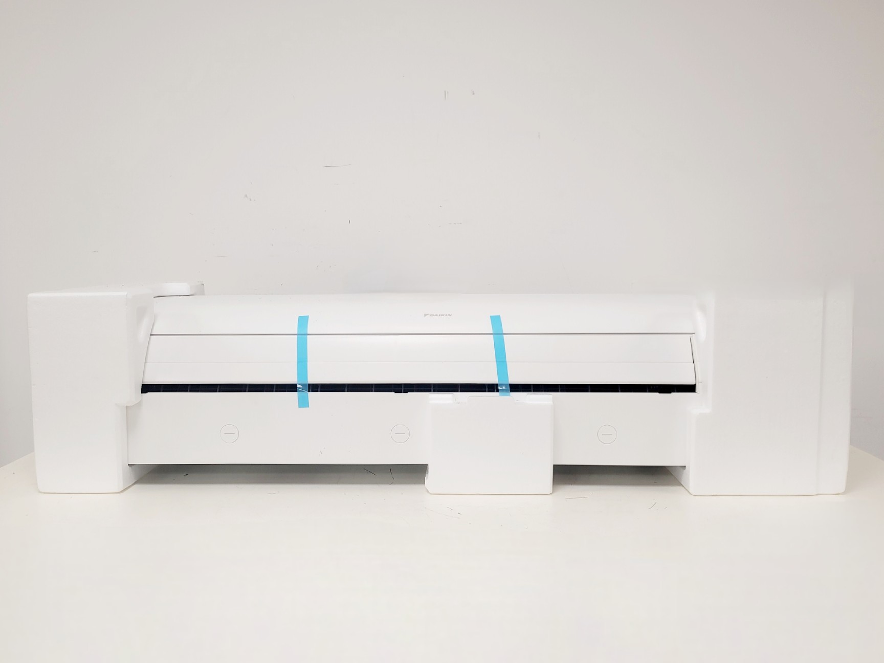 Image of Daiken SkyAir Alpha-Series RZAG100N7V1B AC Unit w/ FAA100BUV1B Unit