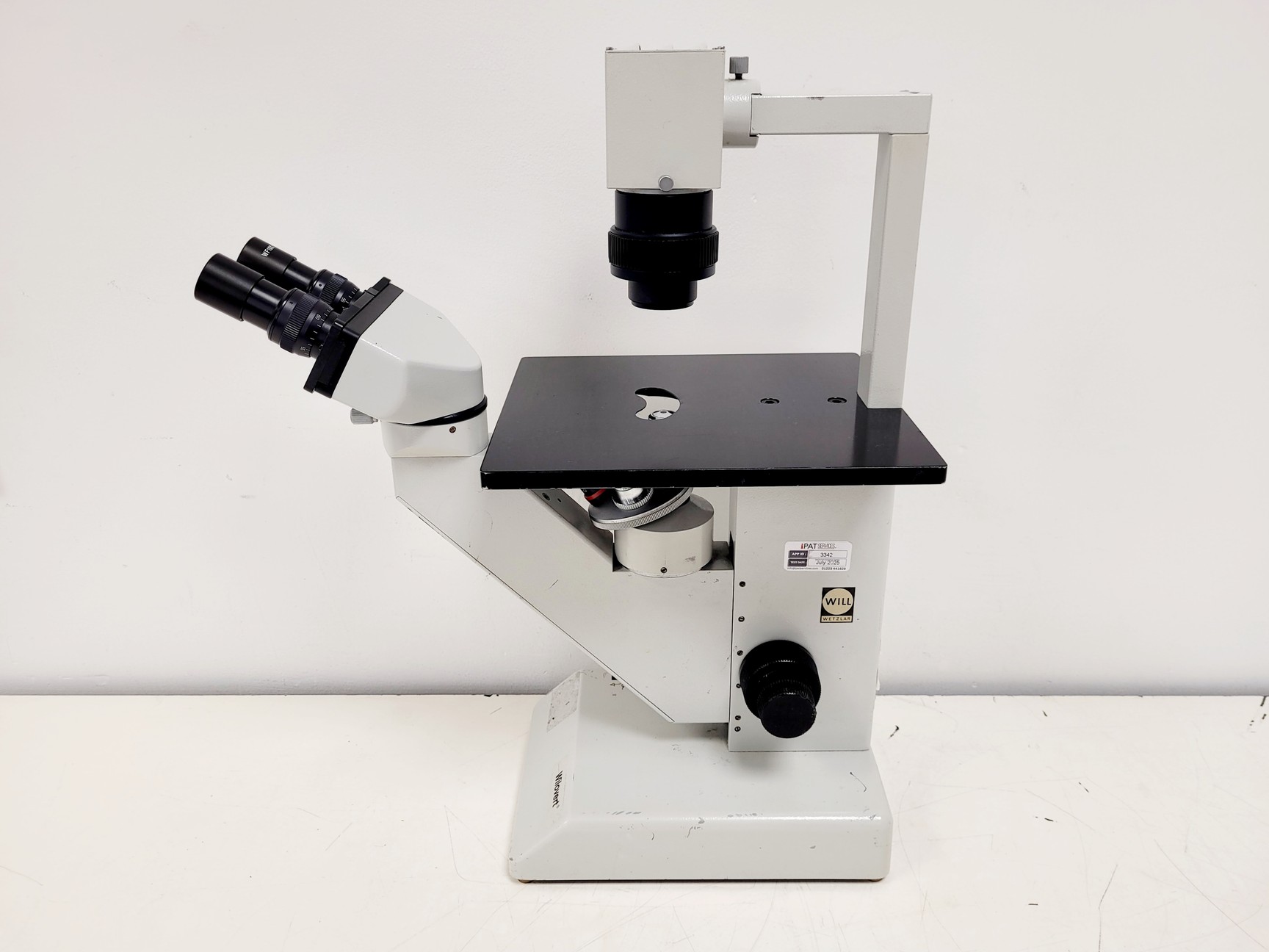 Image of Will Wetzlar Wilovert Inverted Microscope w/ 4 Objectives (4x/10x/20x/32x)