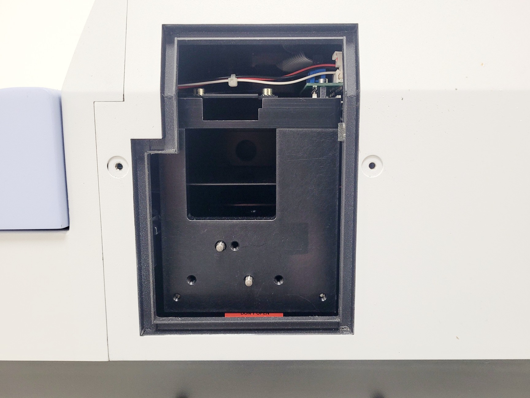 Image of Perkin Elmer Victor3 1420 Multilabel Counter Microplate Reader Lab