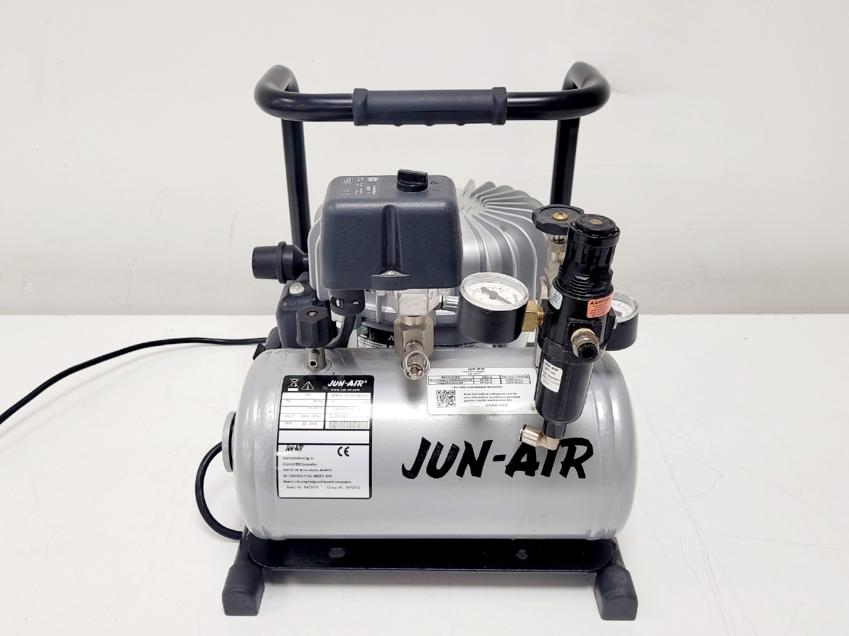 Image of TMC Anti-Vibration Table Model No. 63-530 with Jun-Air Model 3 Compressor/Pump
