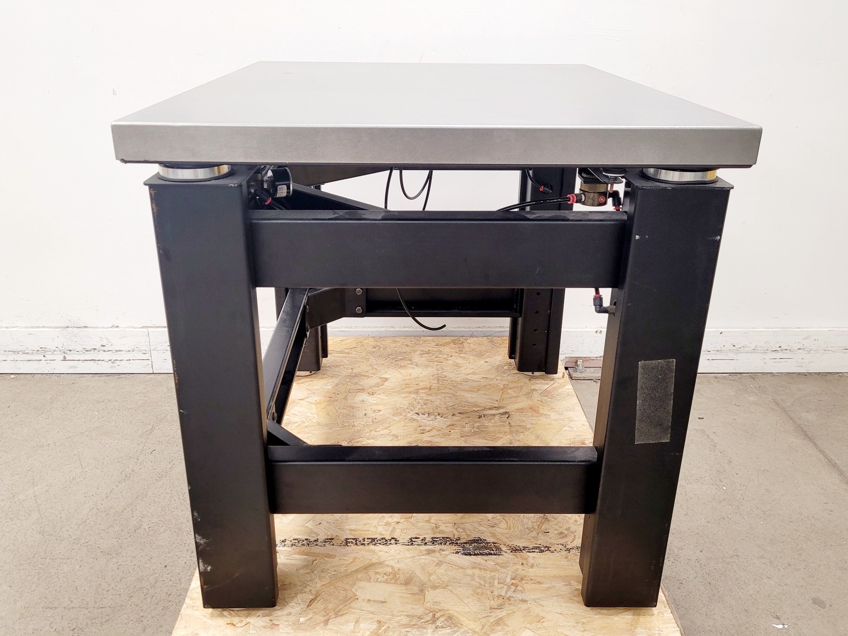 Image of TMC Anti-Vibration Table Model No. 63-530 with Jun-Air Model 3 Compressor/Pump