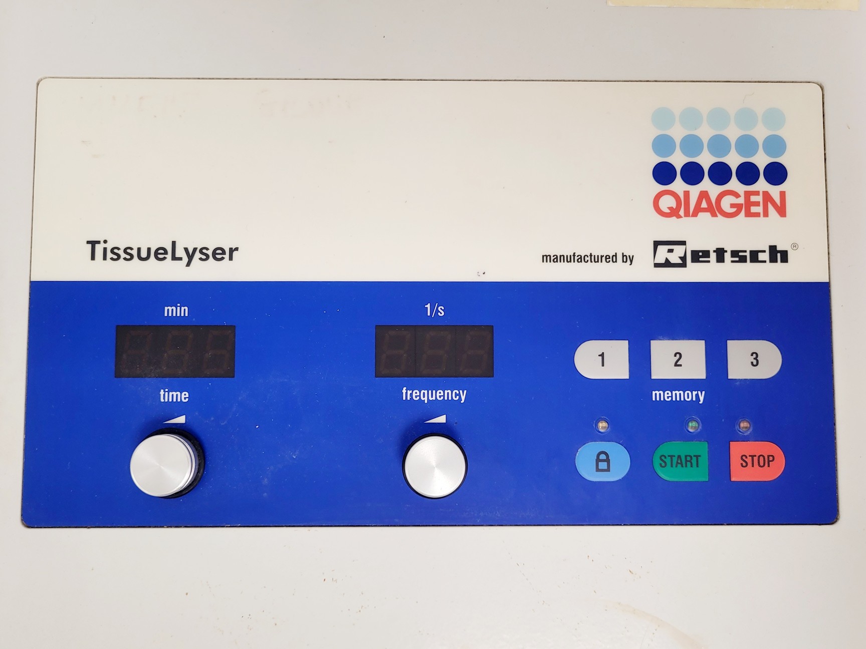 Image of Qiagen TissueLyser Bead Mill Homogenizer Lab