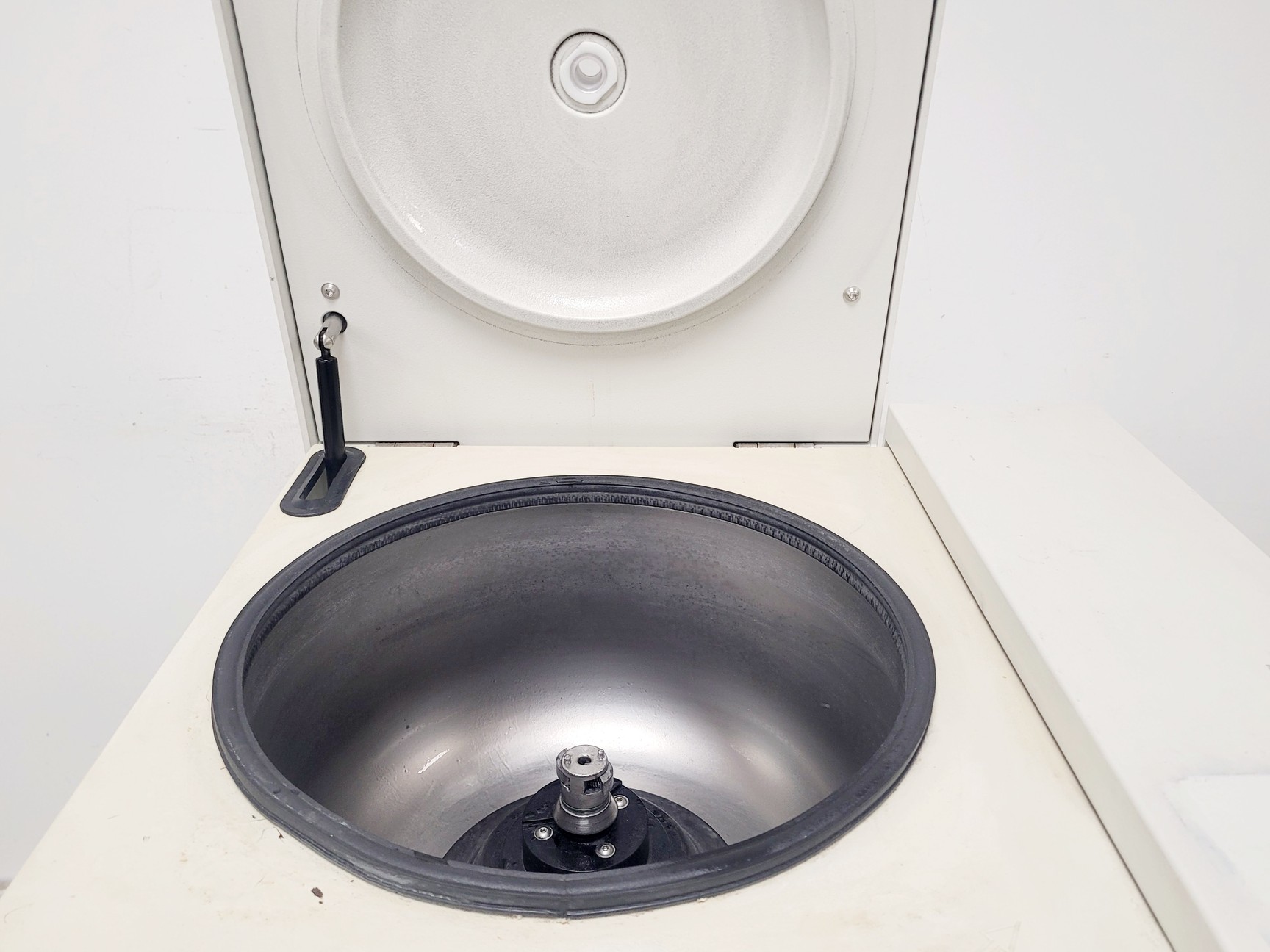 Image of ThermoFisher Scientific Heraeus Megafuge 16R Benchtop Centrifuge