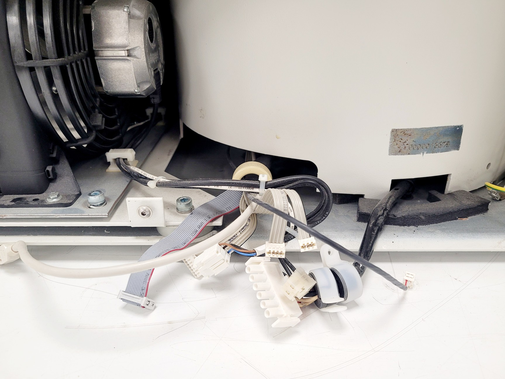 Image of ThermoFisher Scientific Heraeus Megafuge 16R Benchtop Centrifuge