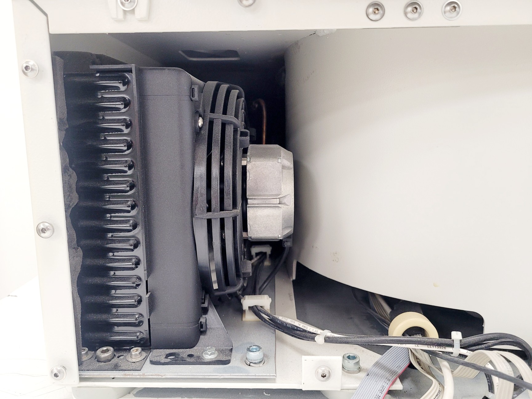 Image of ThermoFisher Scientific Heraeus Megafuge 16R Benchtop Centrifuge