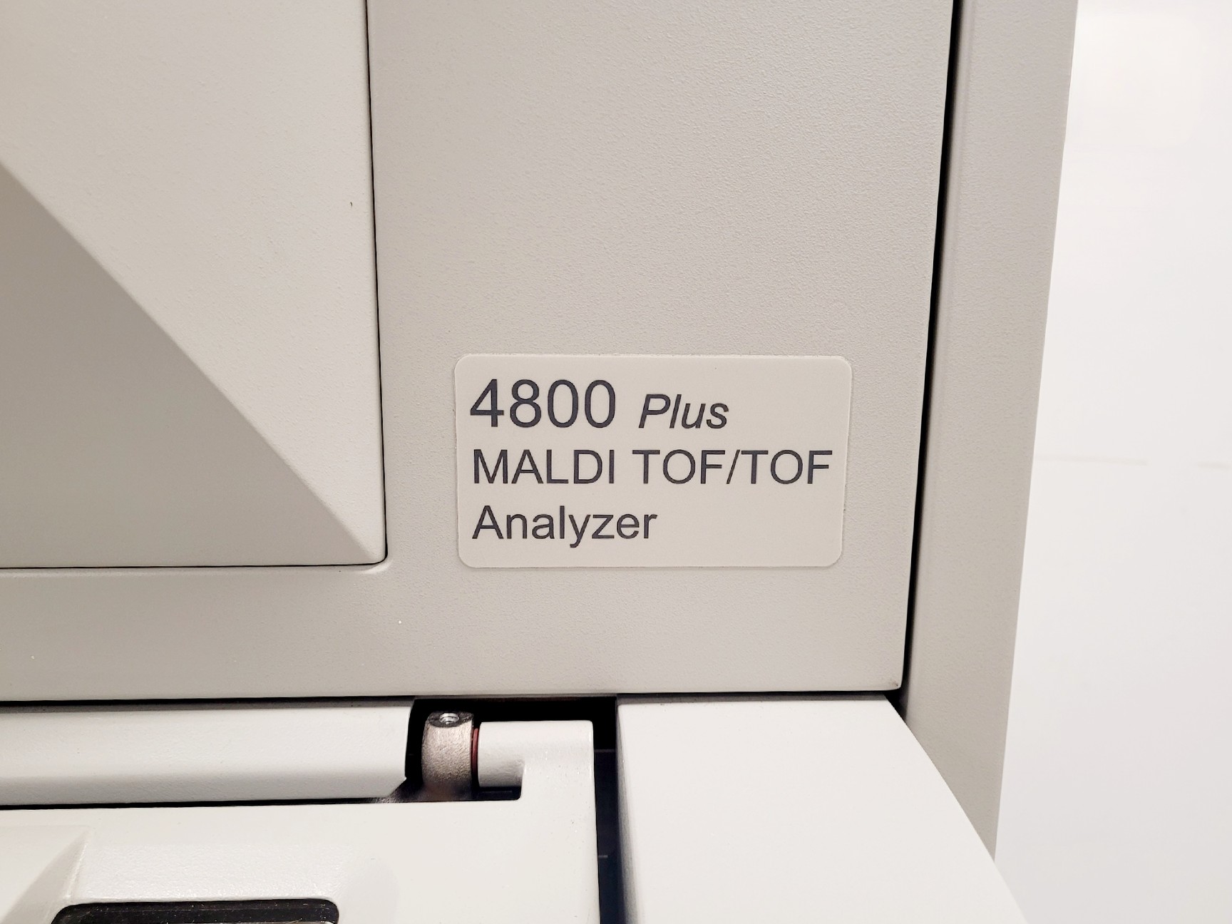 Image of AB Sciex 4800 MALDI TOF/TOF Analyser MS Mass Spectrometry System Lab