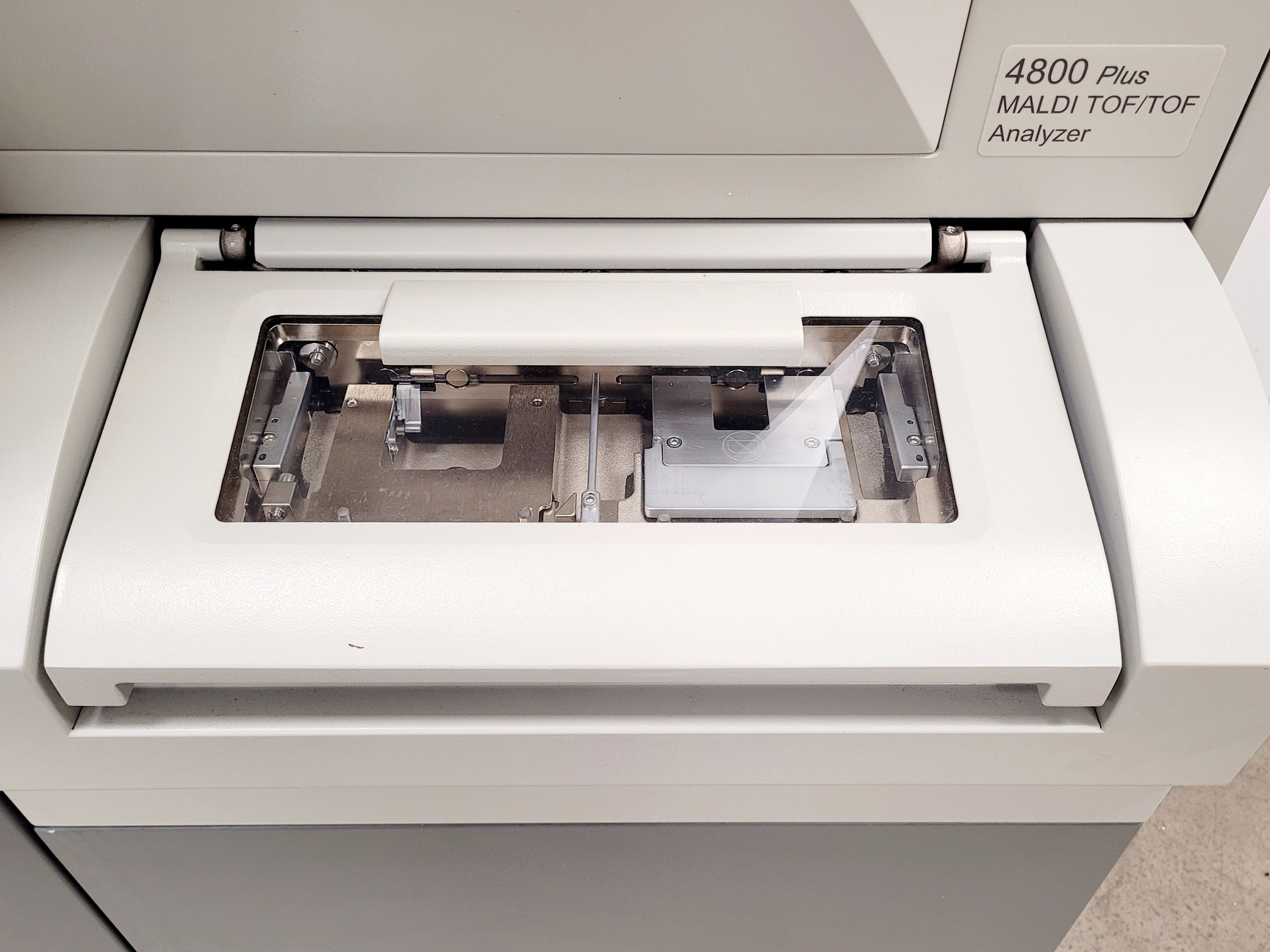 Image of AB Sciex 4800 MALDI TOF/TOF Analyser MS Mass Spectrometry System Lab