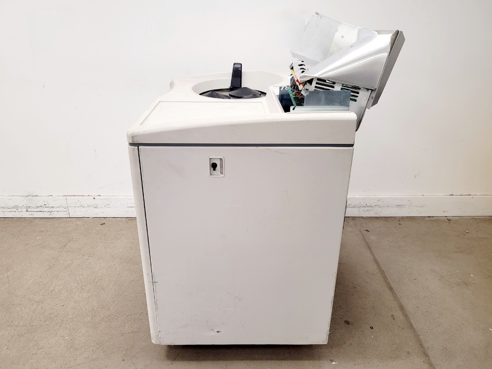 Image of Beckman Coulter Optima L-90K Ultracentrifuge