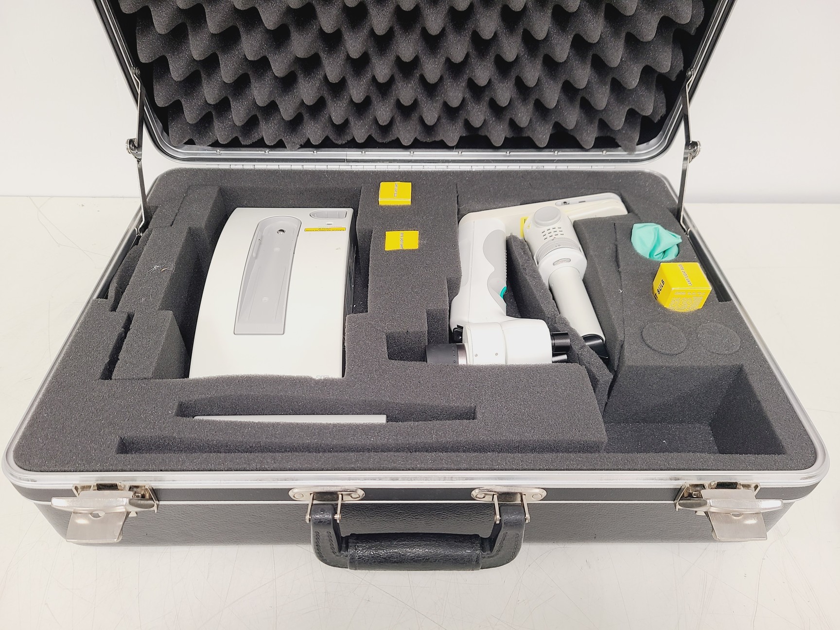 Image of Kowa SL-15 Portable Slit Lamp w/ Carry Case