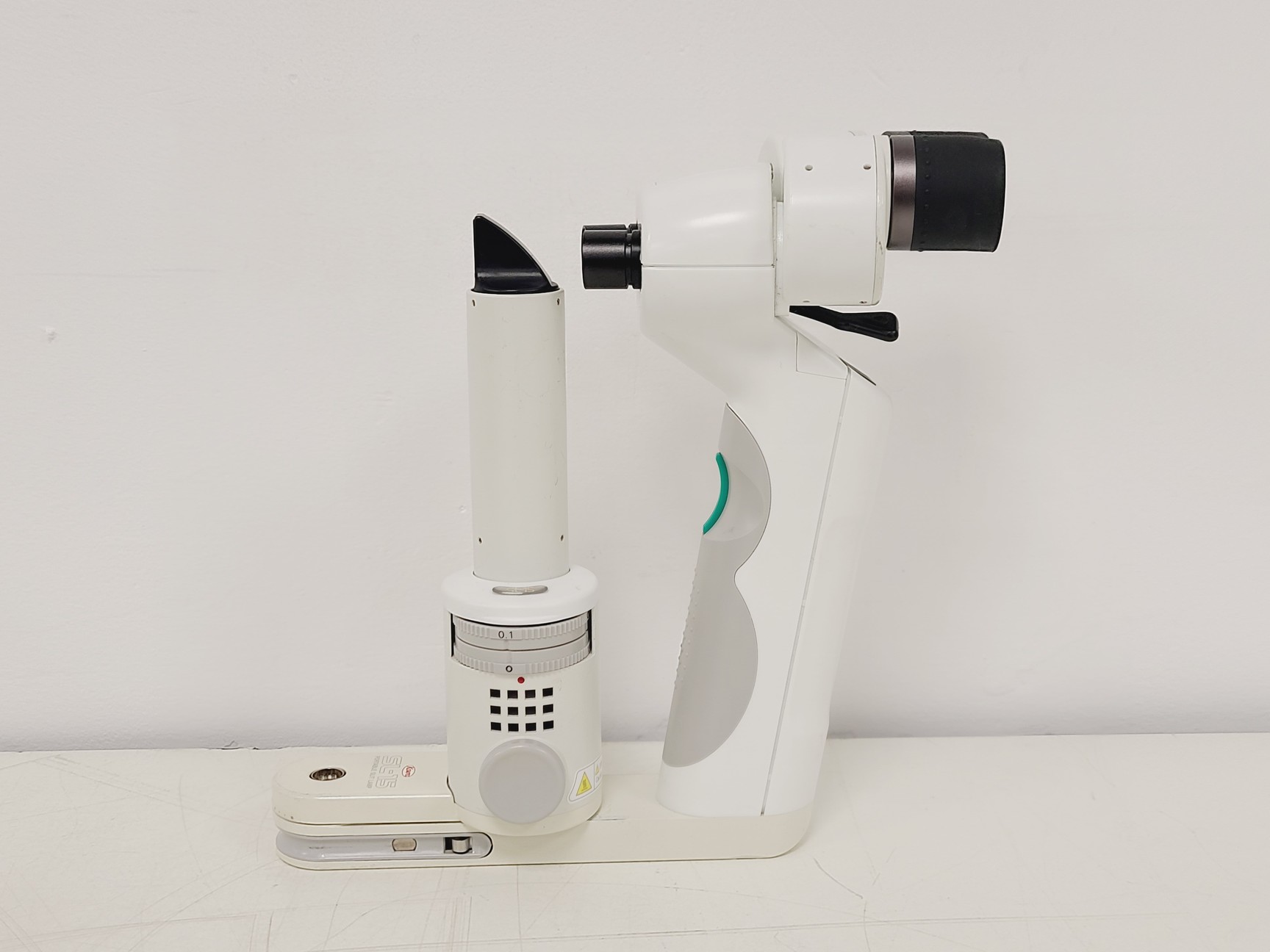 Image of Kowa SL-15 Portable Slit Lamp w/ Carry Case