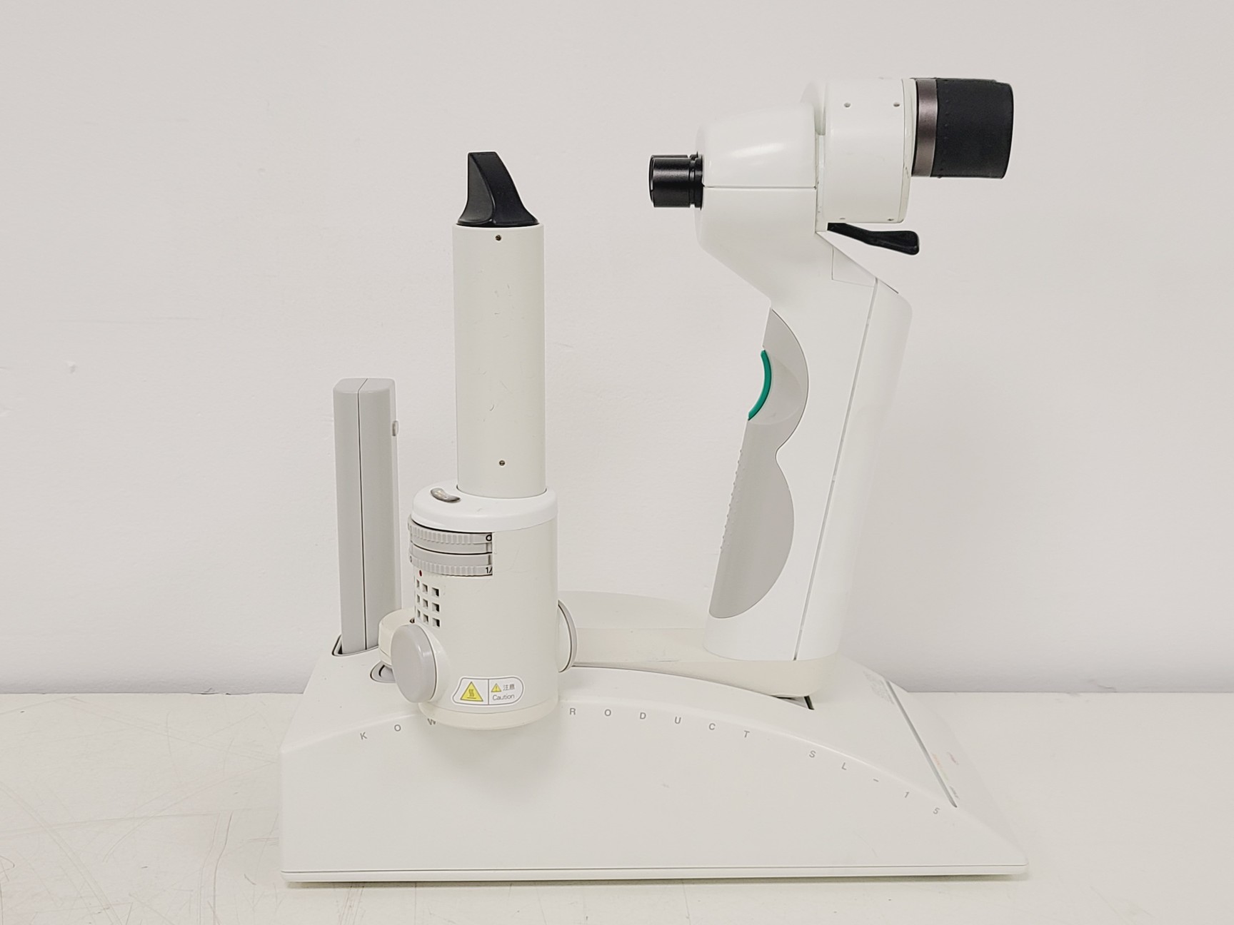 Image of Kowa SL-15 Portable Slit Lamp w/ Carry Case