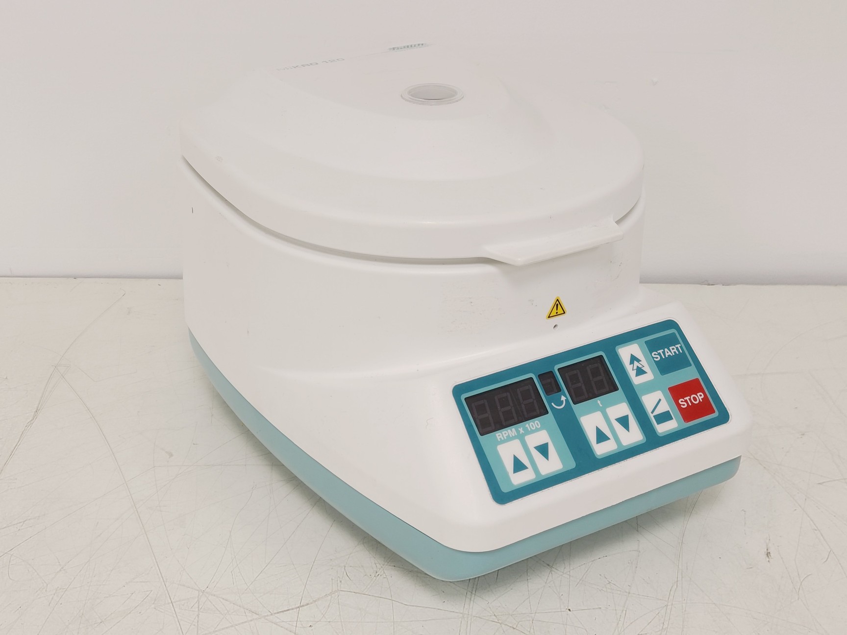 Image of Hettich Mikro 1204 Benchtop Centrifuge 14000RPM Lab