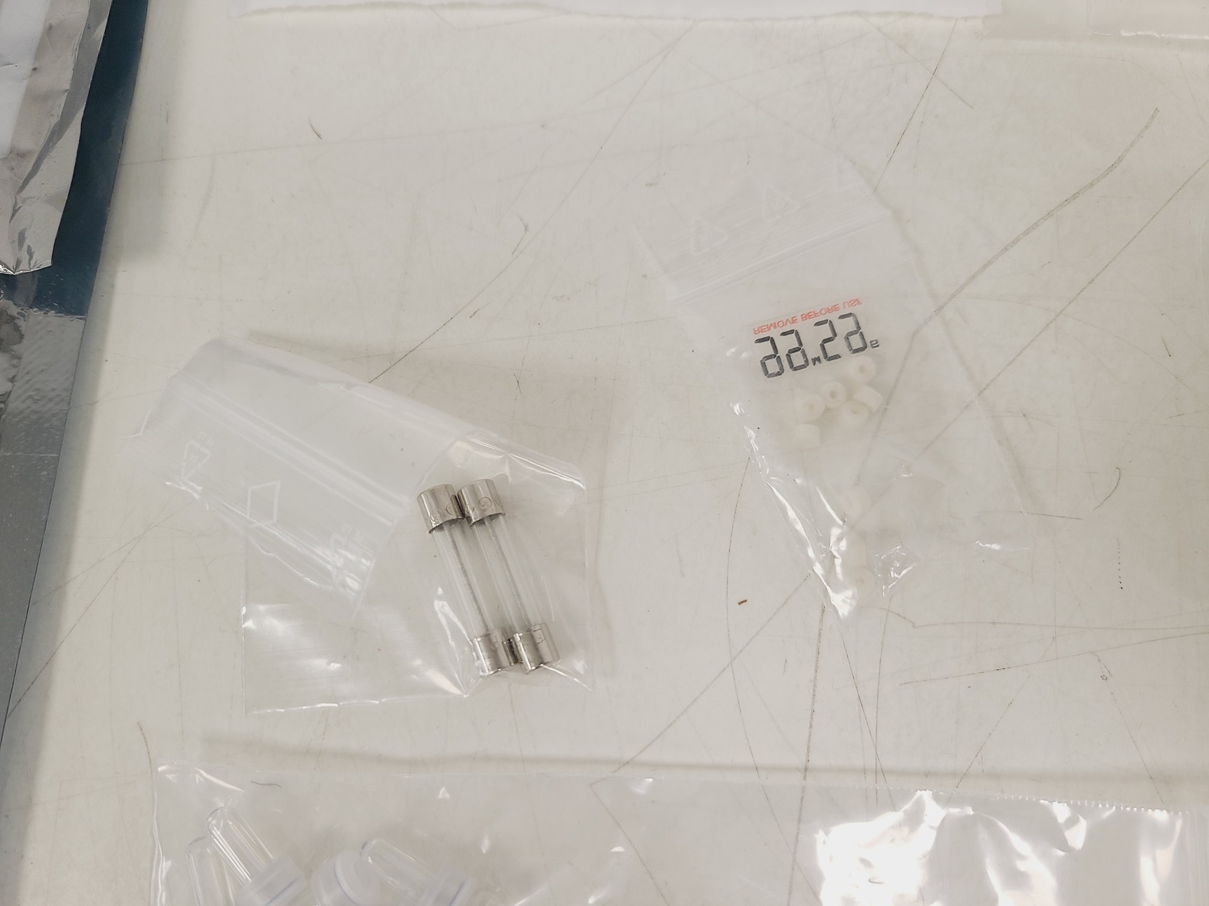Image of Agilent 2100 Bioanalyzer (G2939A) w/ Various Accessories Lab