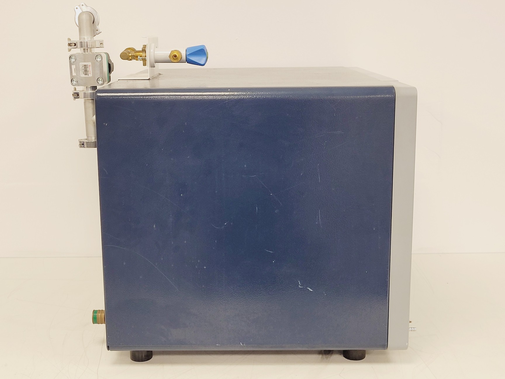 Image of SalvisLab VC50 Vacuum Drying Oven w/ Edwards RV5 Vacuum Pump