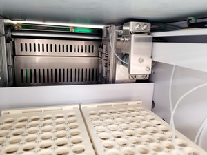 Thumbnail image of Shimadzu FRC-10A Fraction Collector W/ Shimadzu CBM-20A Communications Module 