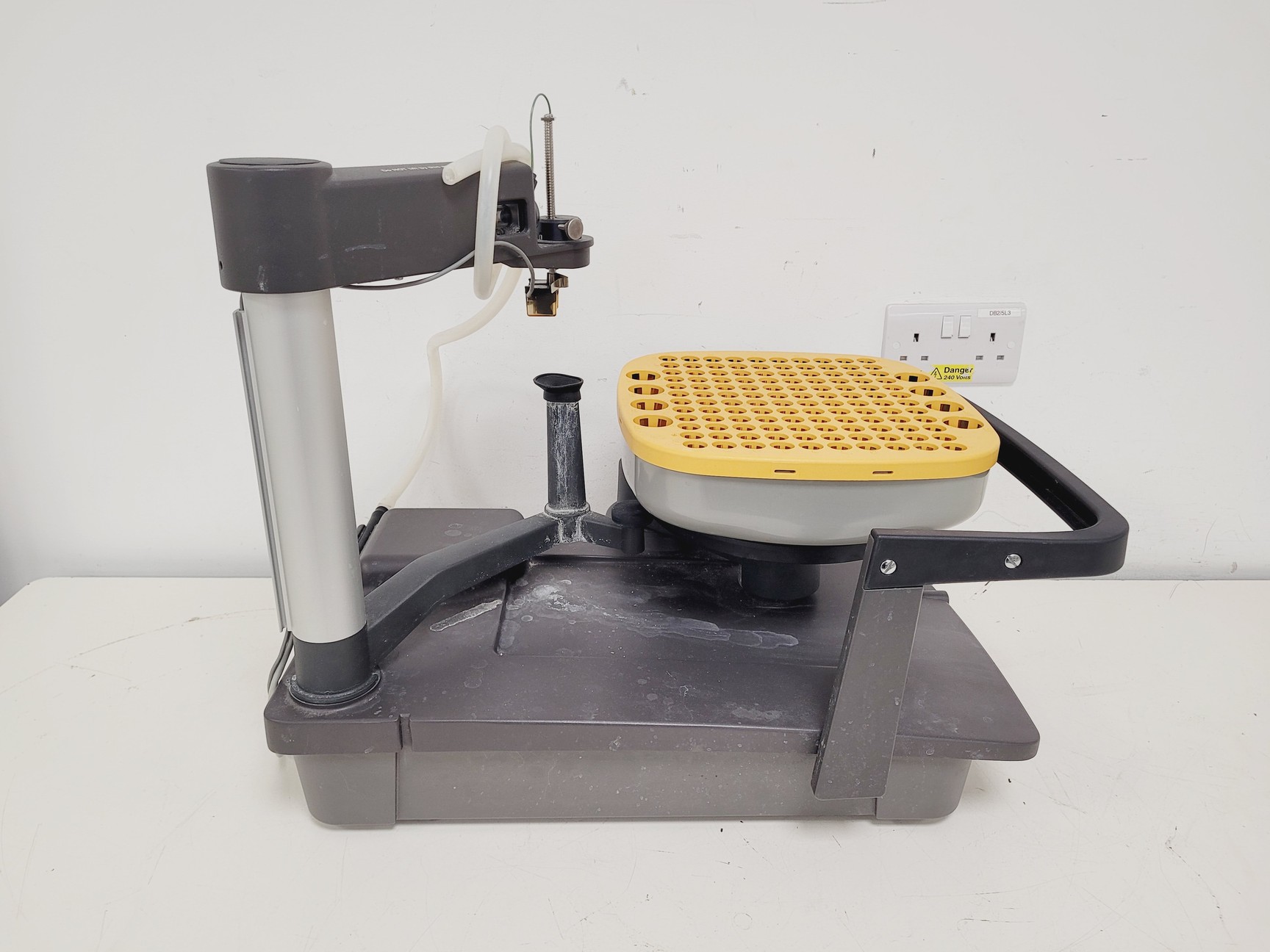 Image of Amersham Biosciences Frac-950 Fraction Collector Chromatography 