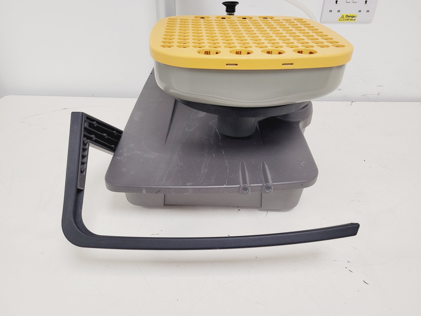 Image of Amersham Biosciences Frac-950 Fraction Collector Chromatography 