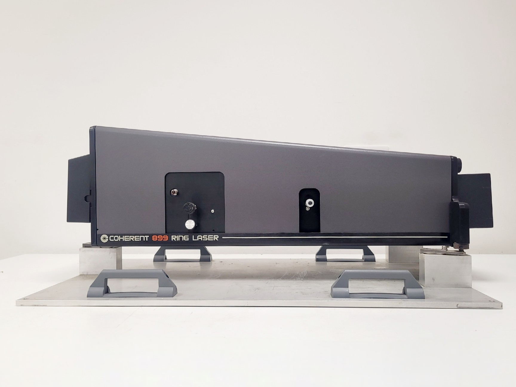 Image of Coherent 899-01 Ring Laser w/ Coherent 5920 Dye Circulator & Manual