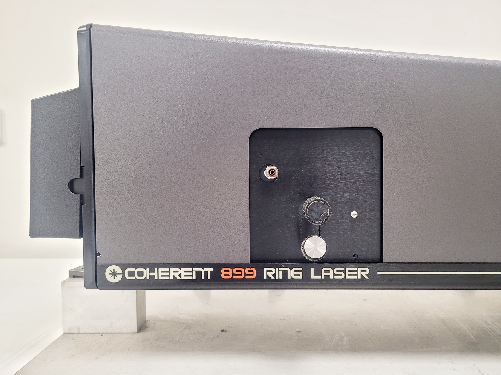 Image of Coherent 899-01 Ring Laser w/ Coherent 5920 Dye Circulator & Manual