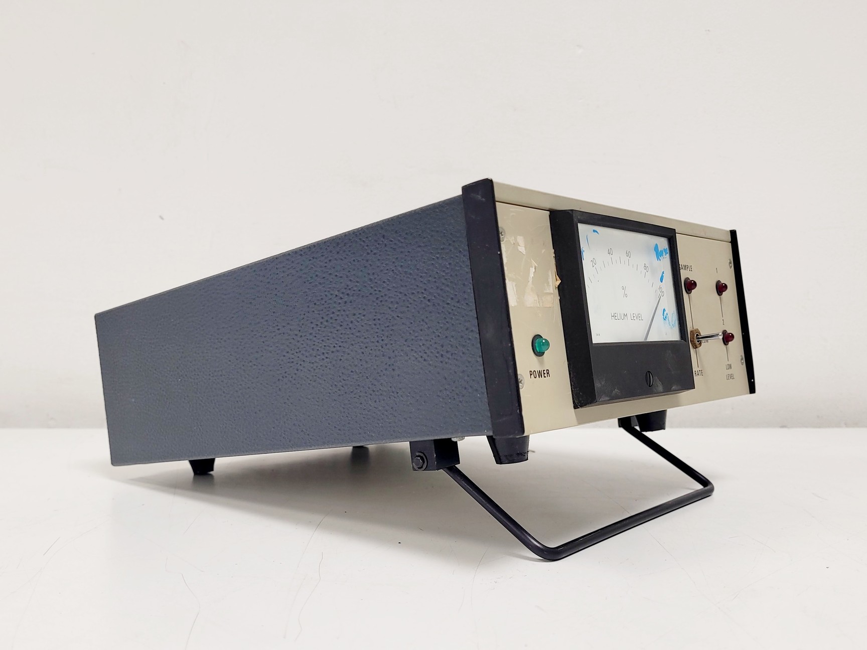 Image of Oxford Instruments C28232 Superconducting Magnet System w/ Helium Gauge & Cables