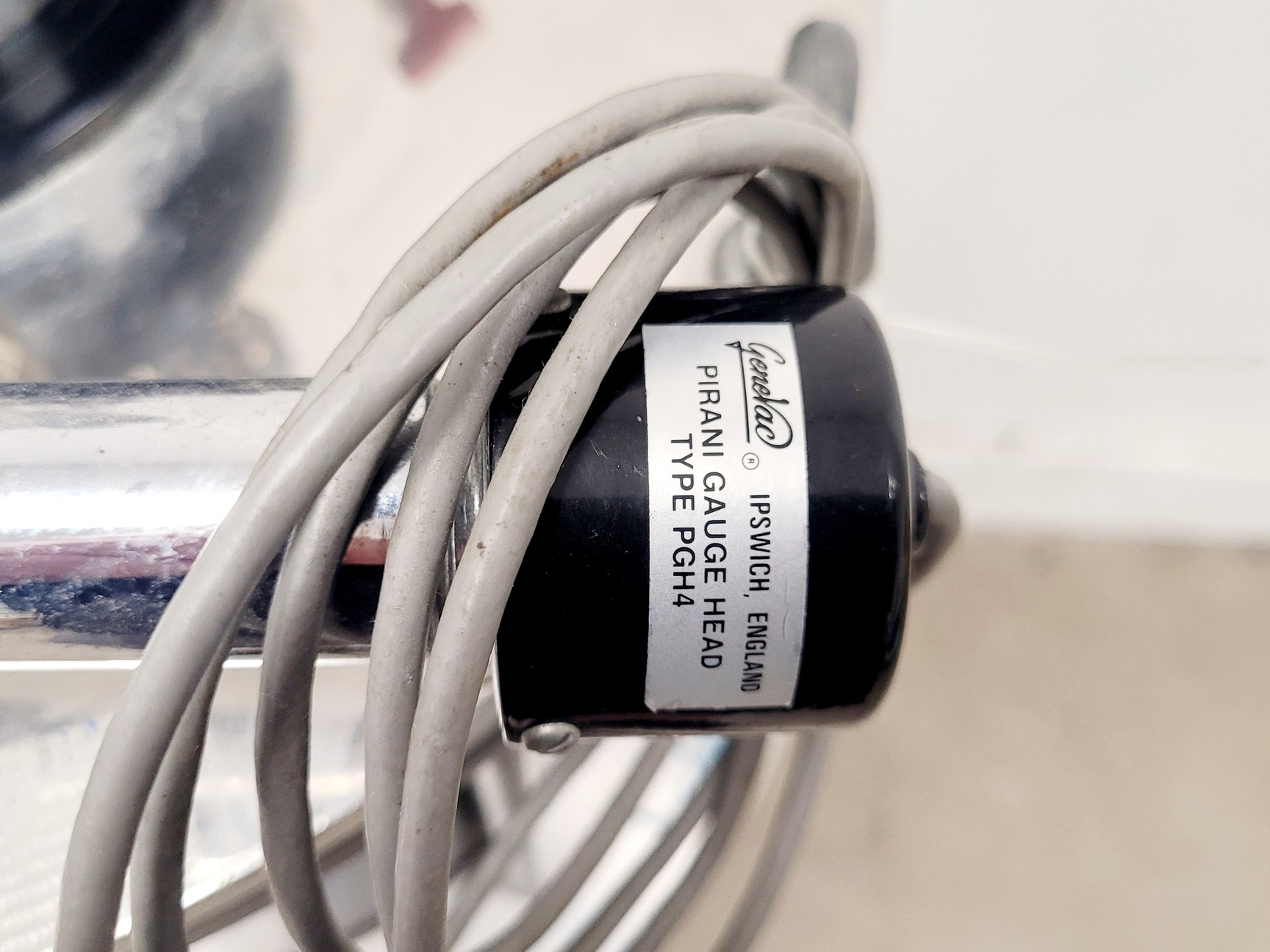 Image of Oxford Instruments C28232 Superconducting Magnet System w/ Helium Gauge & Cables