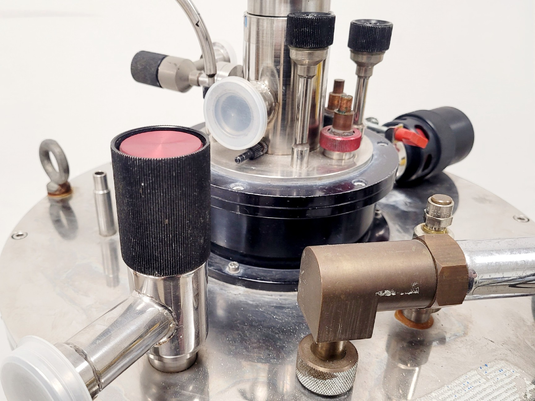 Image of Oxford Instruments C28232 Superconducting Magnet System w/ Helium Gauge & Cables