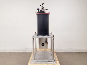 Thumbnail image of Oxford Instruments Superconducting Magnet System w/ Nitrogen/Helium Gauge