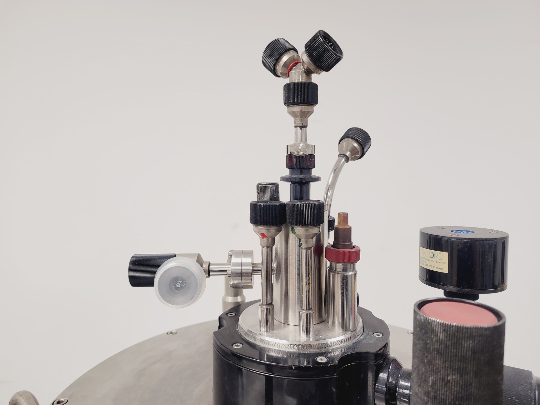 Image of Oxford Instruments Superconducting Magnet System w/ Nitrogen/Helium Gauge