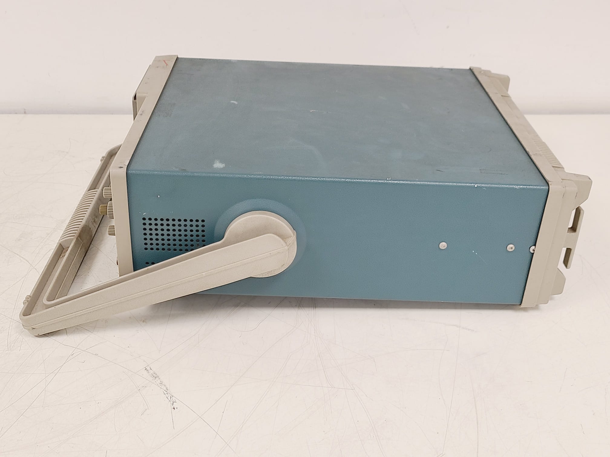 Image of Tektronix 2225 Analog Oscilloscope 50MHz 