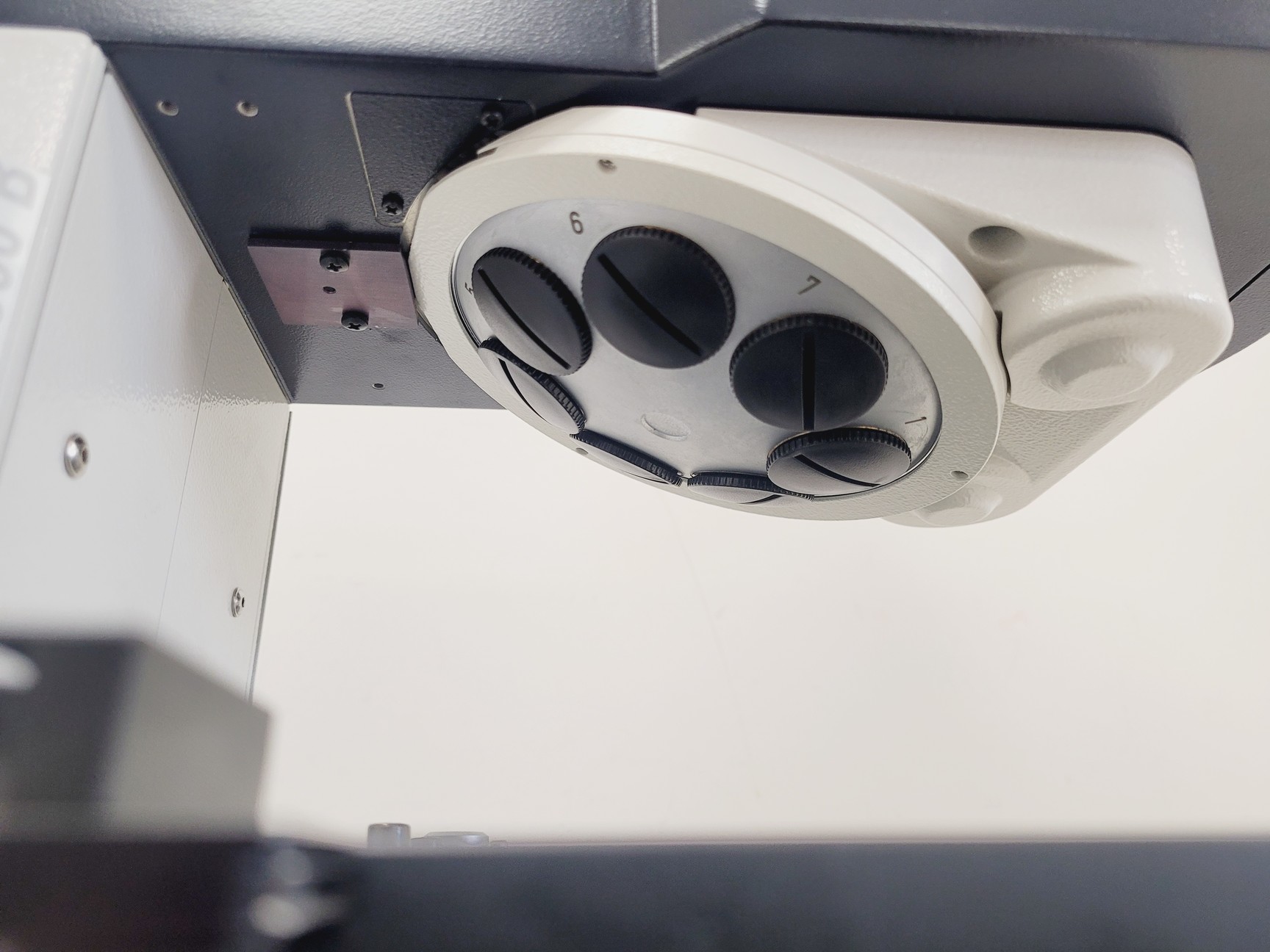Image of Leica DM6000 Fluorescence Microscope System w/ PC (EL6000, CTR6000)
