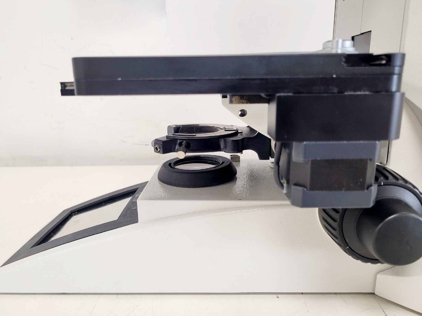 Image of Leica DM6000 Fluorescence Microscope System w/ PC (EL6000, CTR6000)