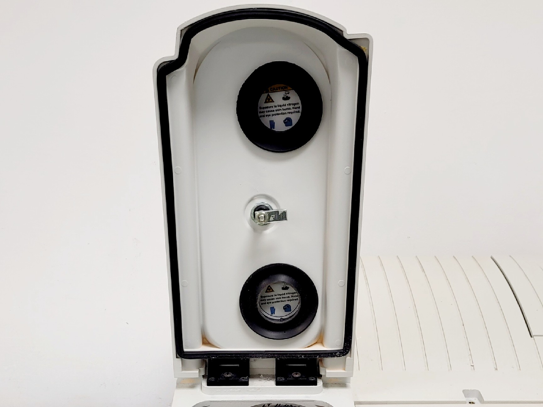 Image of Thermo Scientific Nicolet 6700 FTIR Spectrometer w/ Thermo DTGS Lab 
