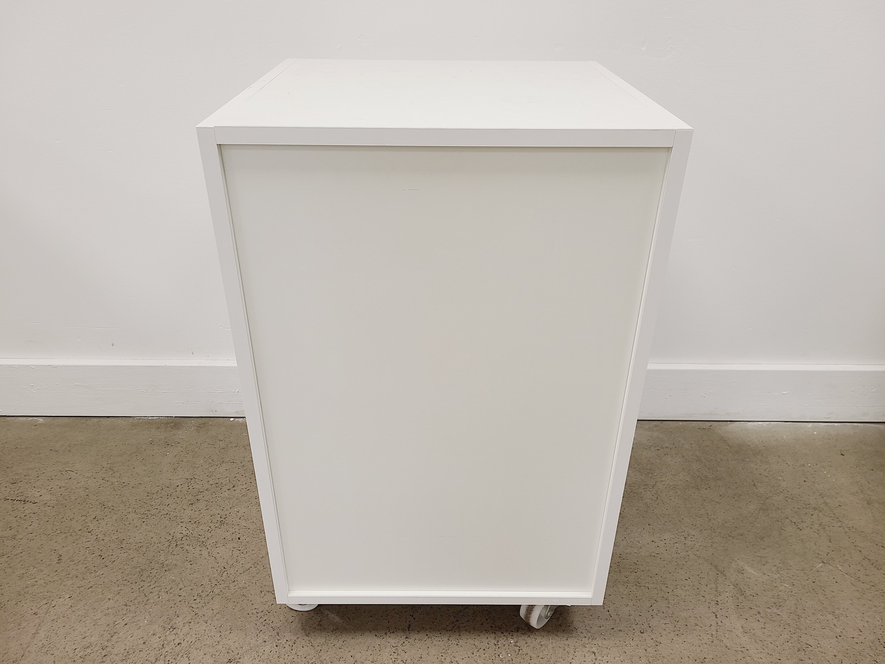 Image of Job lot of 6 x White 4 Drawer Cabinets Lab