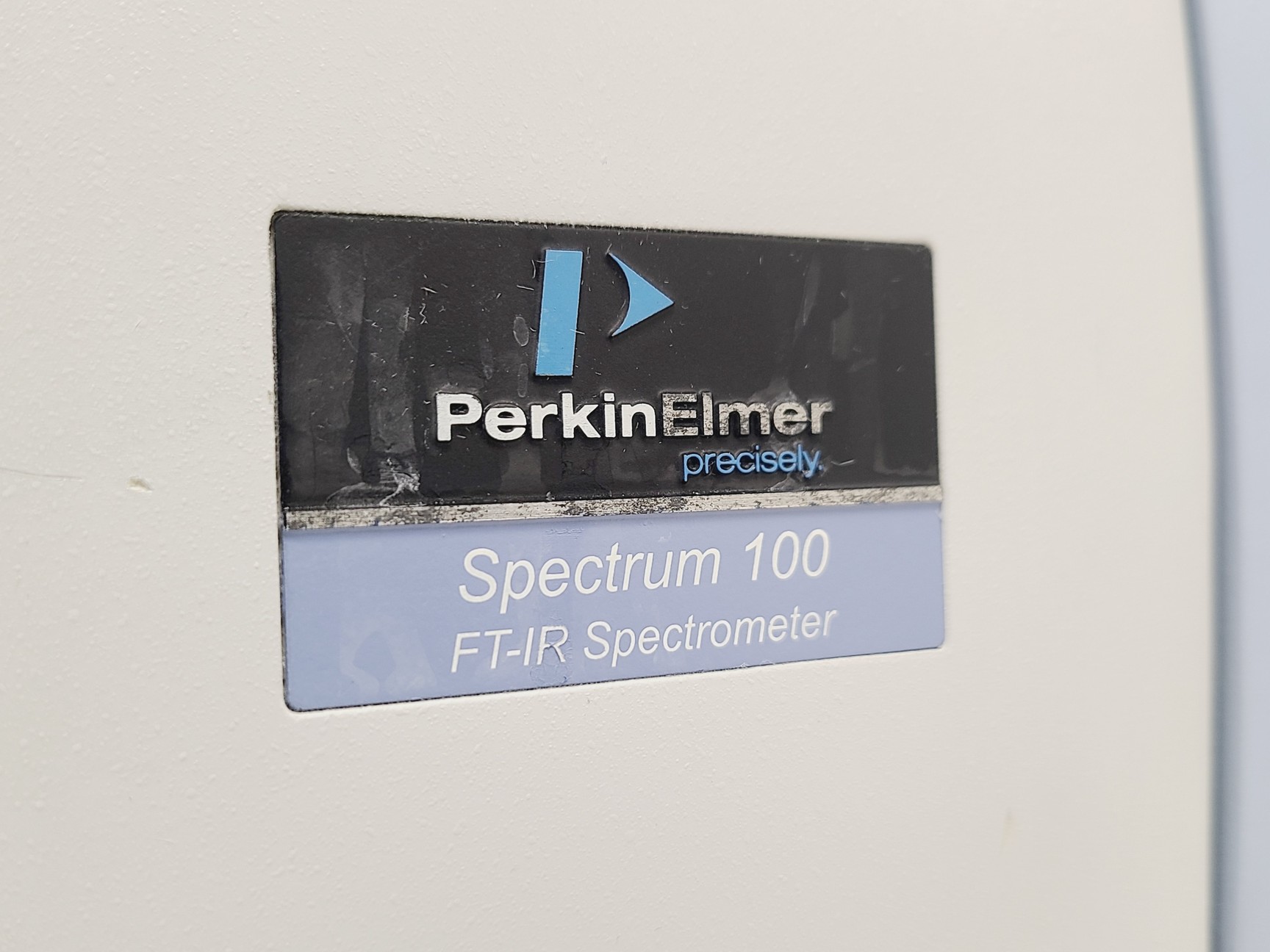 Image of Perkin Elmer Spectrum 100 FT-IR Spectrometer w/ Universal ATR Sampling Accessory