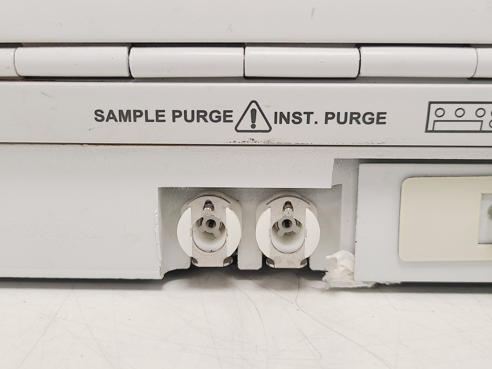 Image of Perkin Elmer Spectrum 100 FT-IR Spectrometer w/ Universal ATR Sampling Accessory