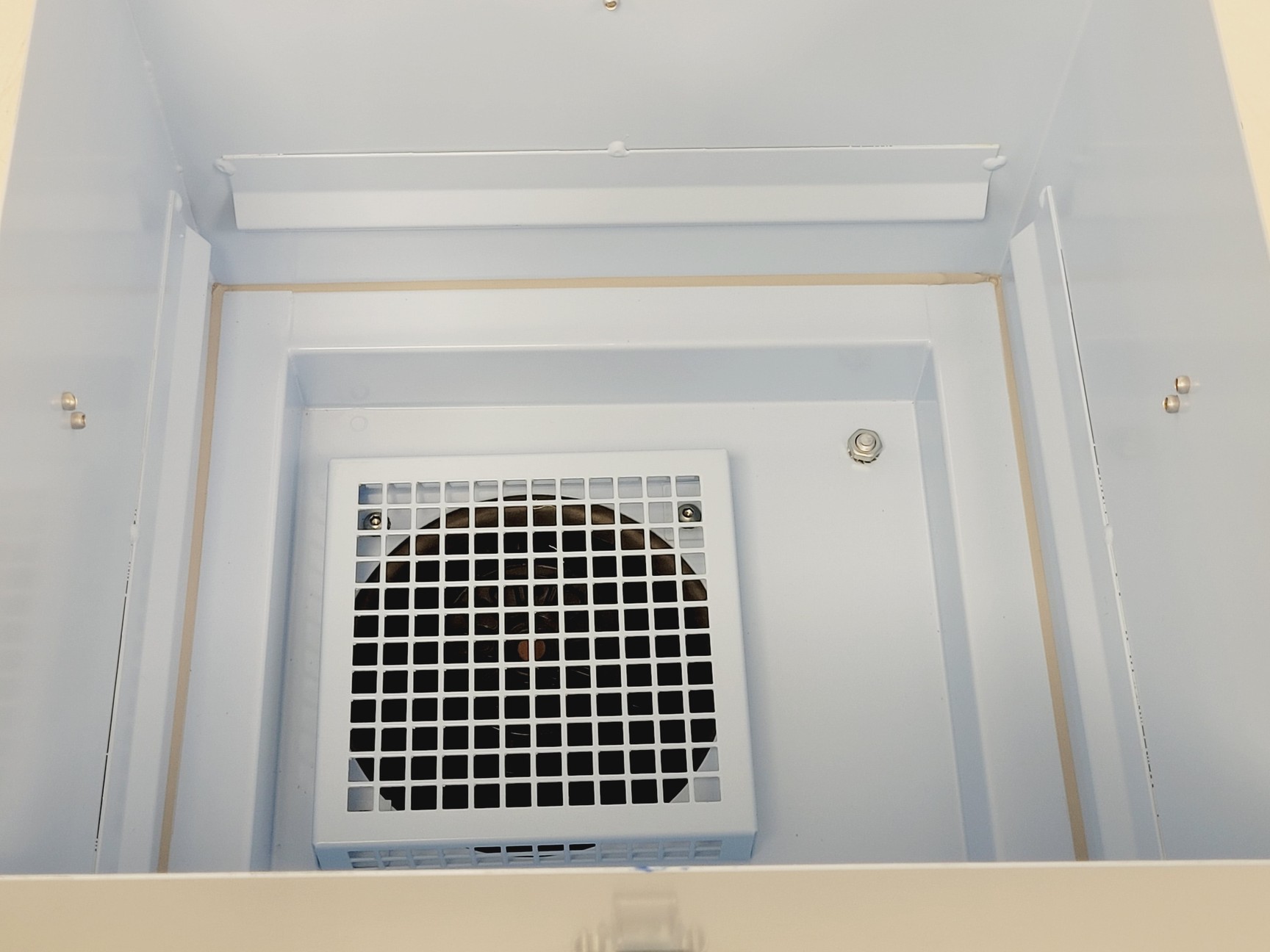 Image of Flow Sciences 31VBSE Ventilated Balance Enclosure W/ Extractor Fan