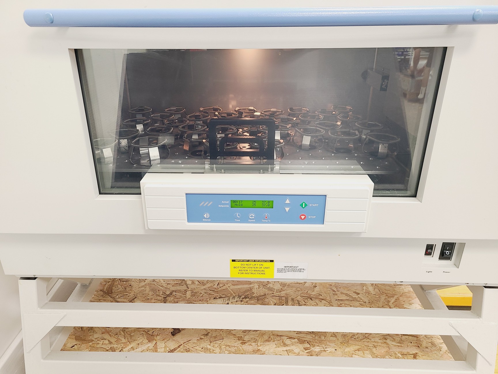 Image of Thermo Scientific MaxQ 8000 496 SHKE8000-8CE Floor Standing Shaking Incubator