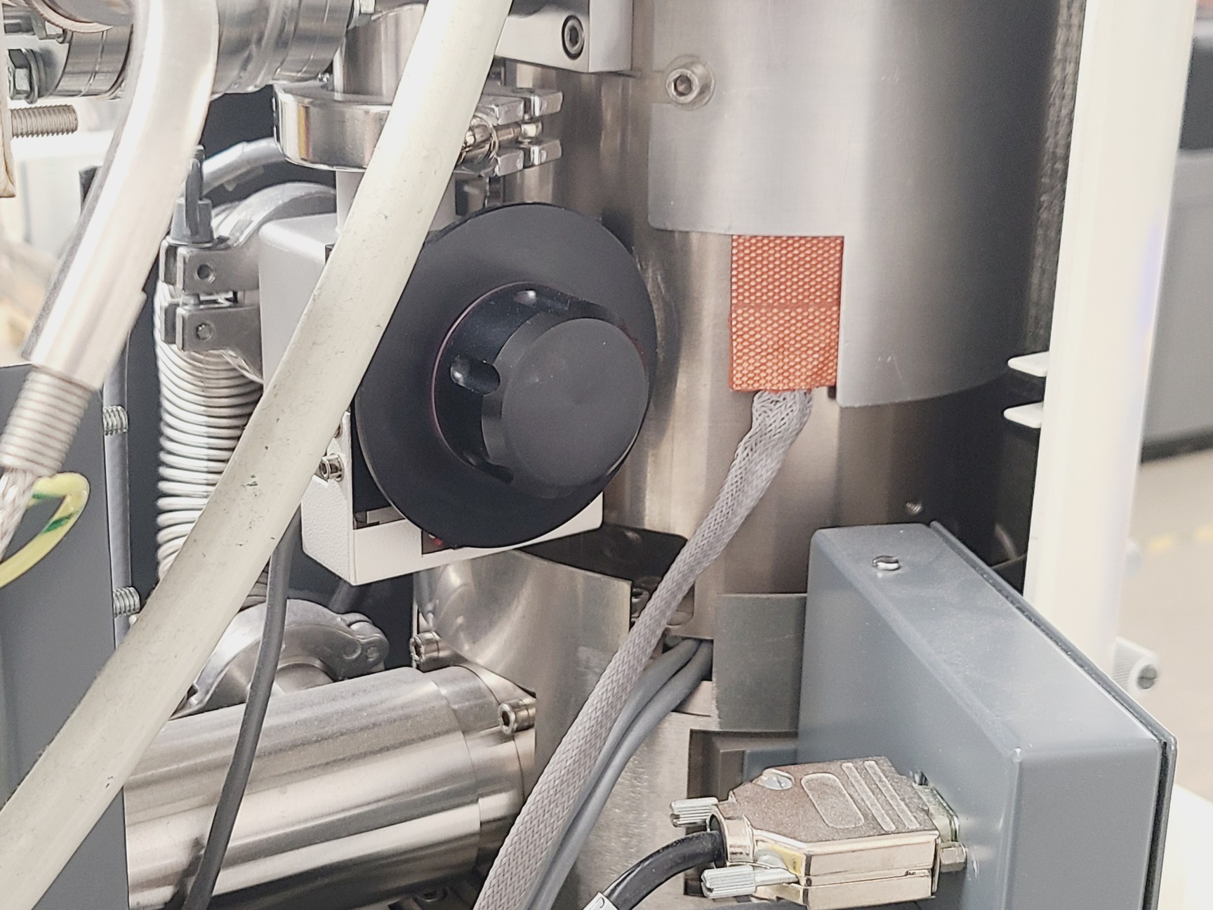 Image of Zeiss Evo50 SEM W/ PCs, ATC KTD2000 Chiller, 2 x XFlash IPL SVE & Accessories