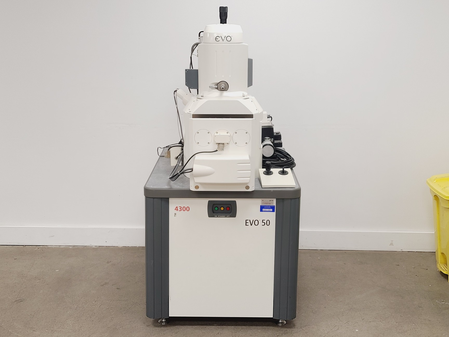 Image of Zeiss Evo50 SEM W/ PCs, ATC KTD2000 Chiller, 2 x XFlash IPL SVE & Accessories