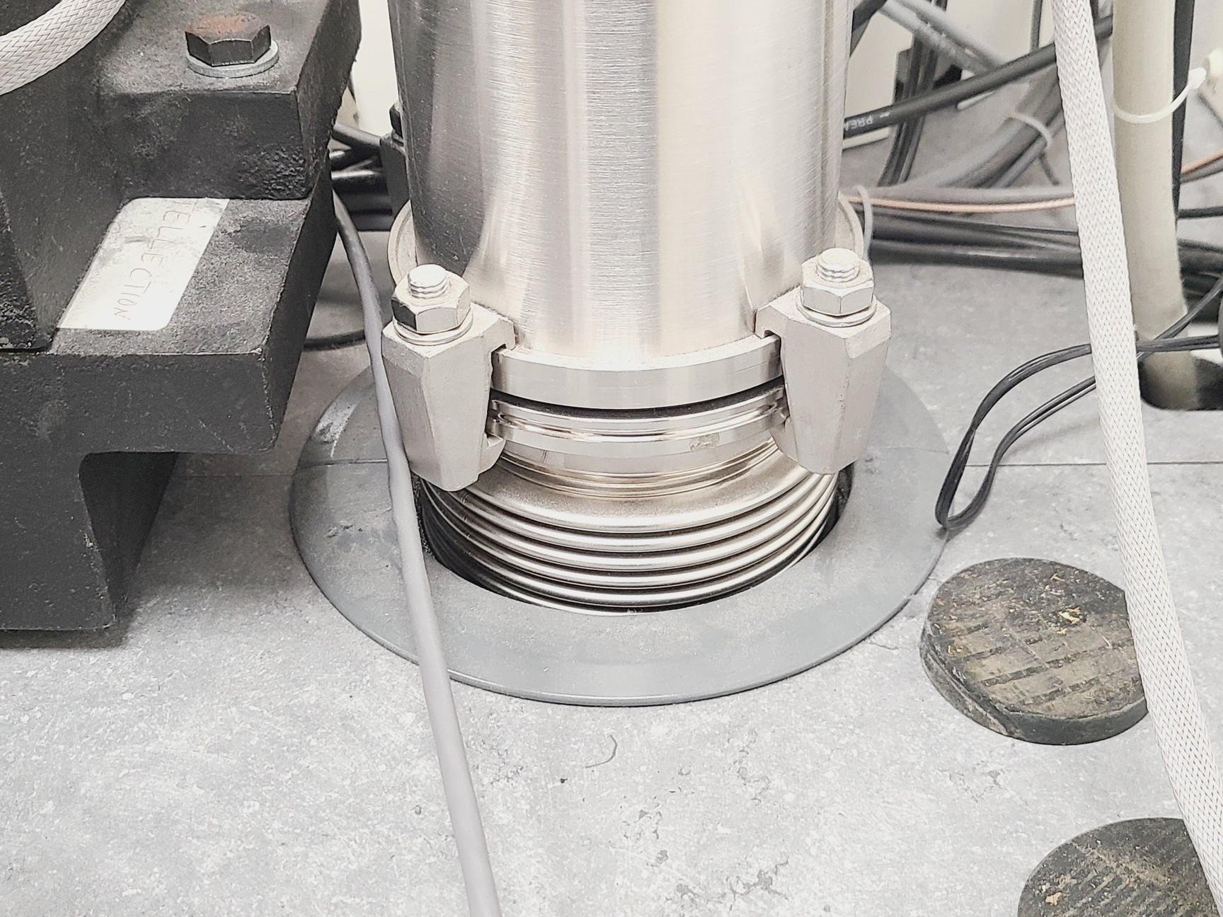 Image of Zeiss Evo50 SEM W/ PCs, ATC KTD2000 Chiller, 2 x XFlash IPL SVE & Accessories