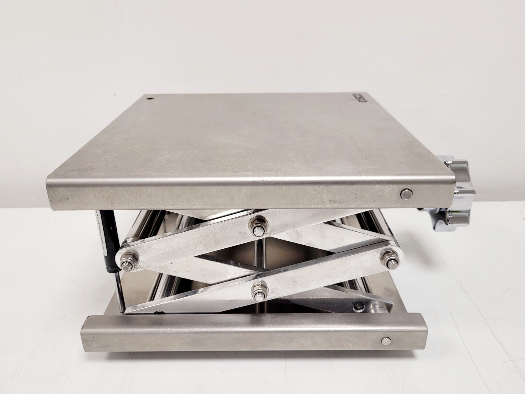 Image of 5 x Eisco Laboratory Scissor Jack Lifting Platforms 12kg Max. Load