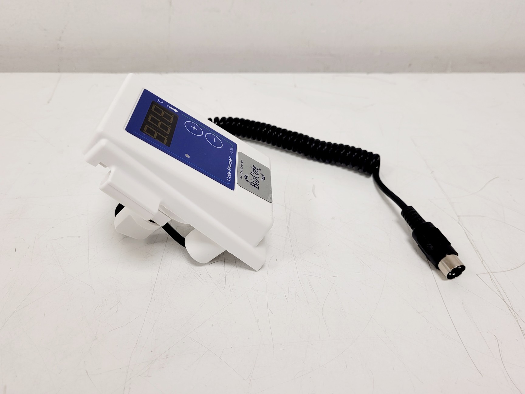 Image of 10 x Cole-Parmer SCT2 Temperature Controllers