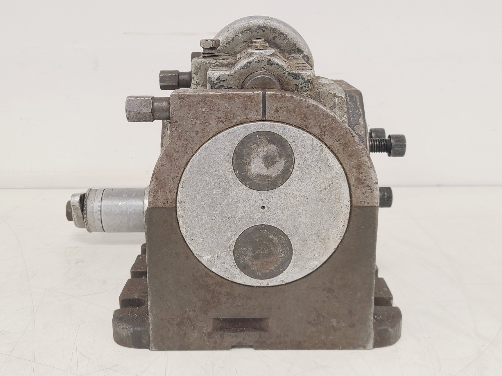 Image of Kearney and Trecker Milwaukee Dividing Head Model DH564