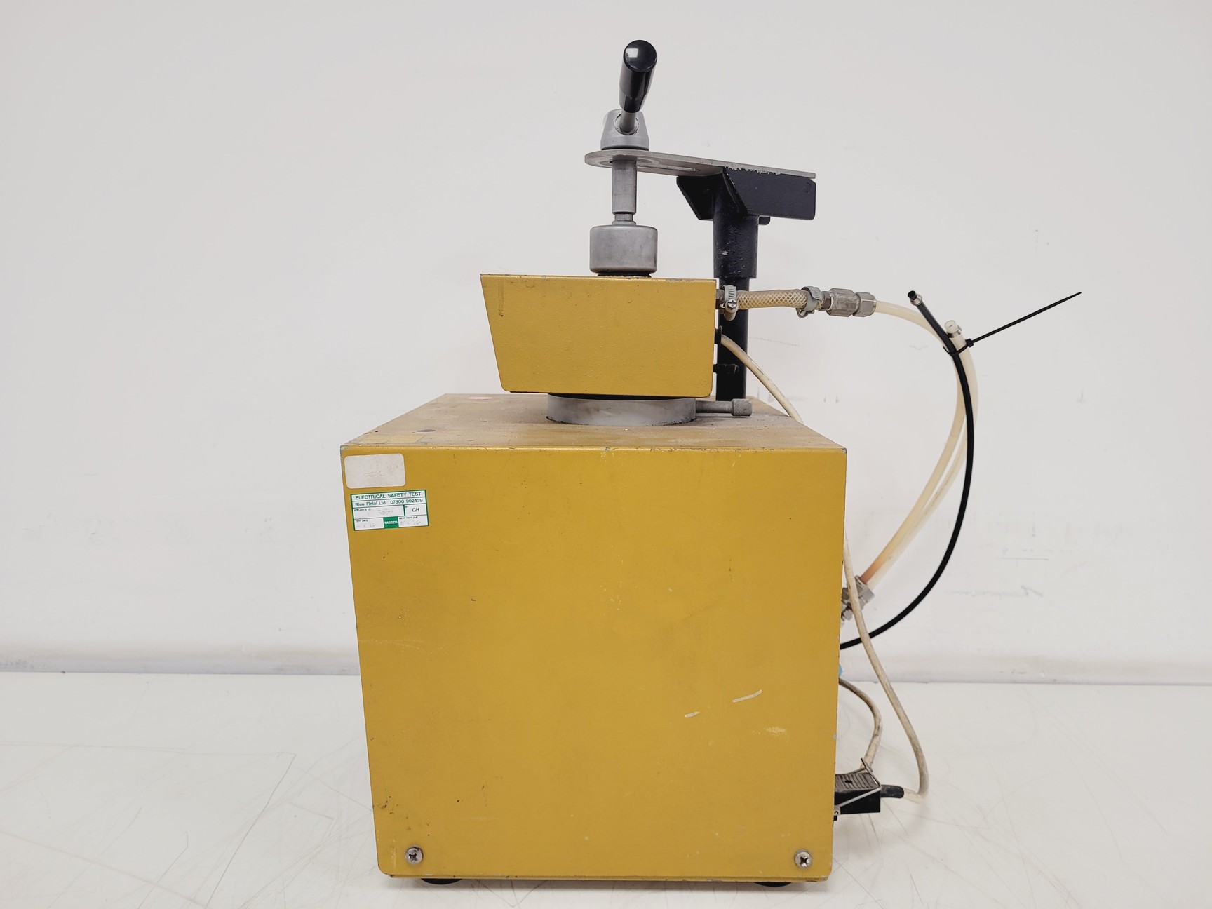 Image of Buehler / Metaserv Pneumet II Mounting Press with Mold Heater-Cooler