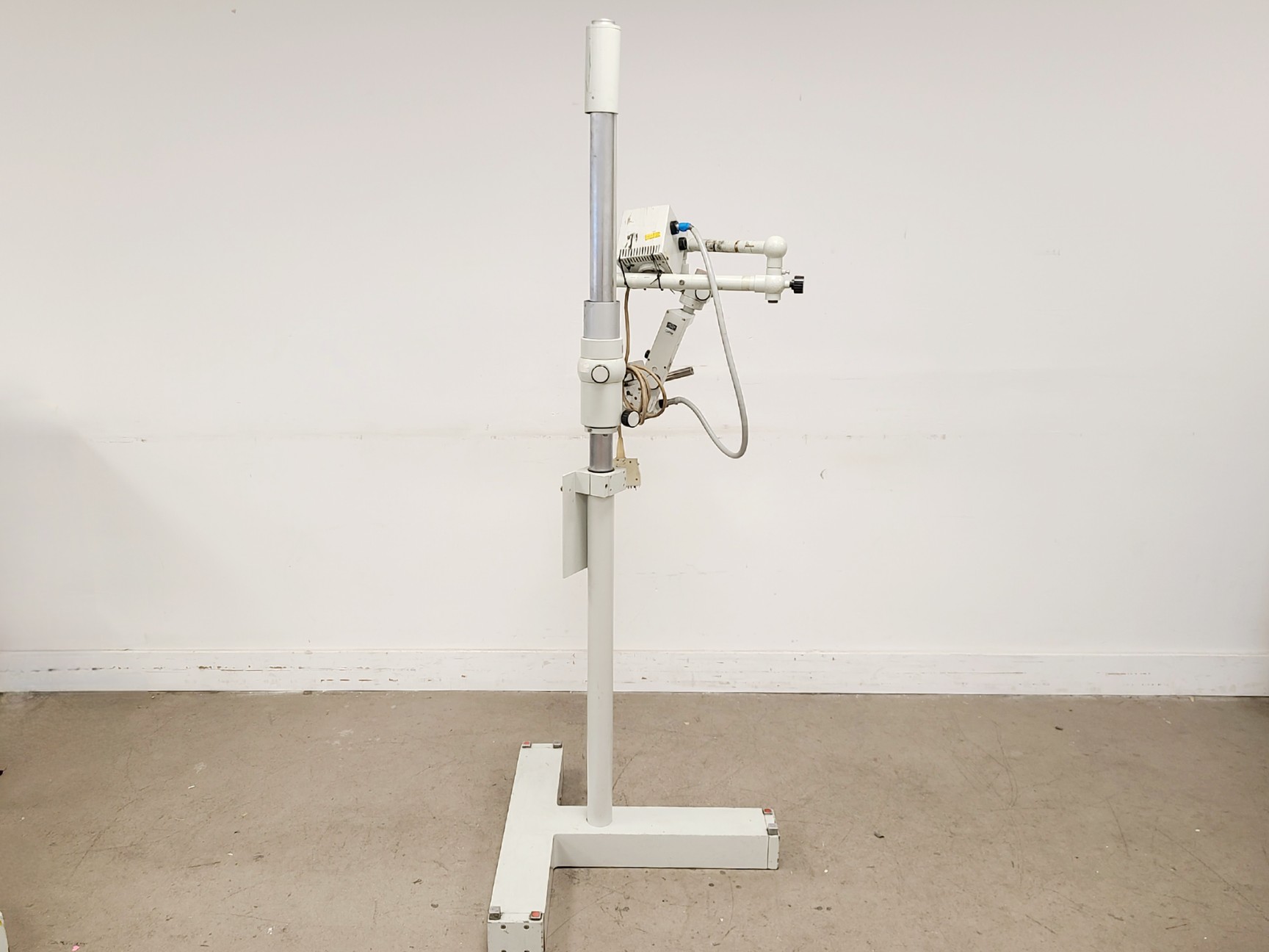 Image of Carl Zeiss Jena 212F OPM Dental Binocular Microscope with NT 100-2 Power Supply