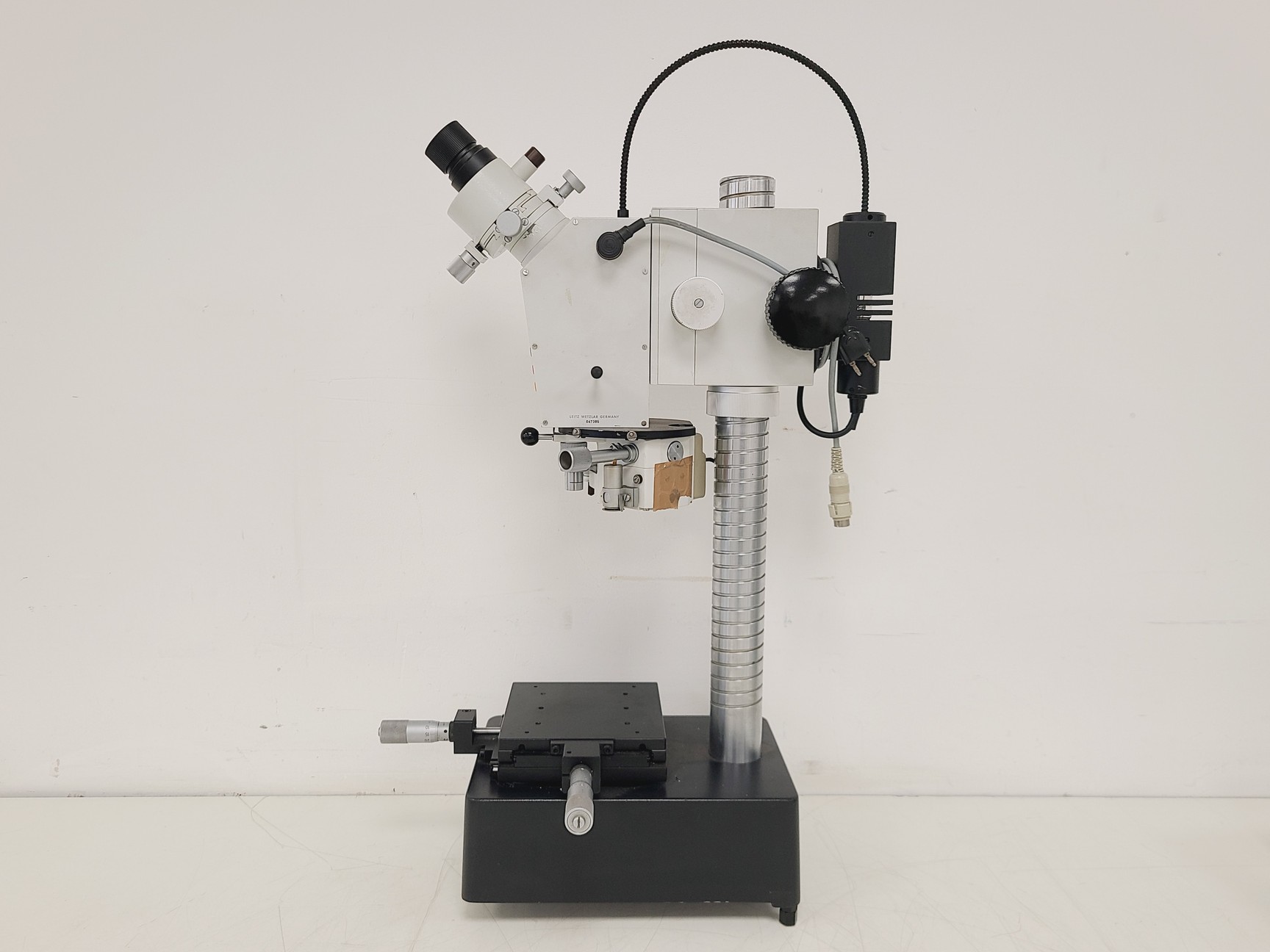 Image of Leitz Miniload II Precision Micro Hardness Tester with RDZ-DO Controller